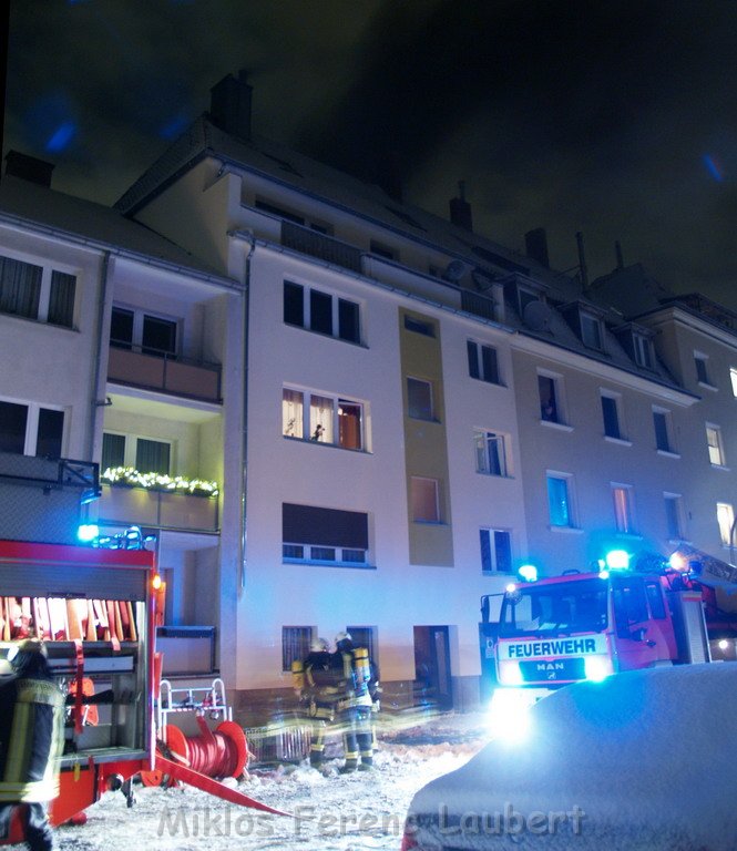 Feuer in Kueche Koeln Vingst Homarstr P583.JPG